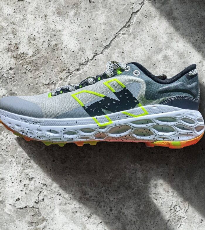 NEW BALANCE FRESH FOAM MORE TRAIL V2 WHITE BLACK GREEN